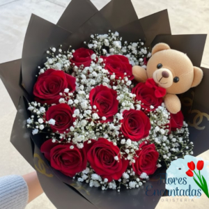 Bouquet de rosas y peluche
